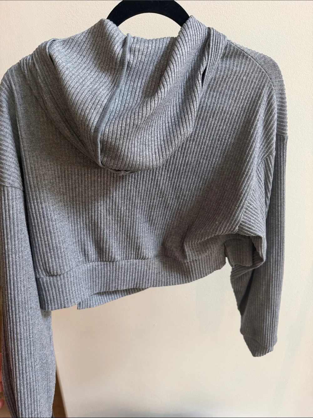 ALO Yoga Cropped Ribbed Cowl Pullover - Gray
